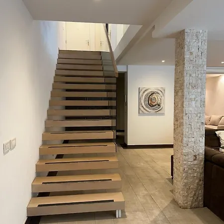 Triplex With Garden And Parking Апартаменты *