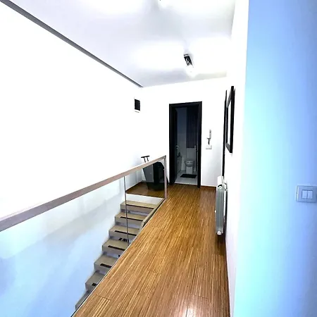 Triplex With Garden And Parking *