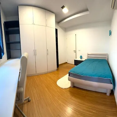 Triplex With Garden And Parking Апартаменты *